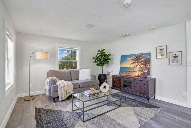 2012 E HARDING STREET, Orlando, FL 32806