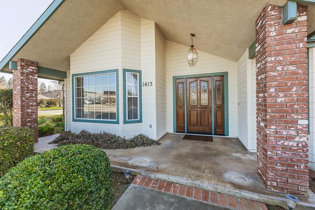 1415 W Riverglen Avenue, Reedley, CA 93654