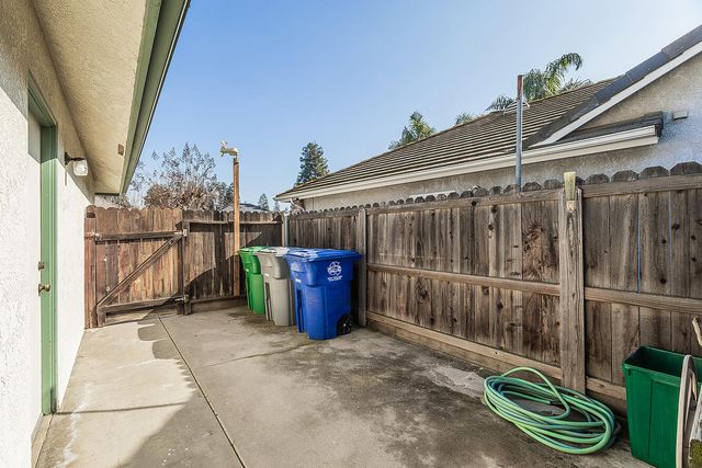 1415 W Riverglen Avenue, Reedley, CA 93654