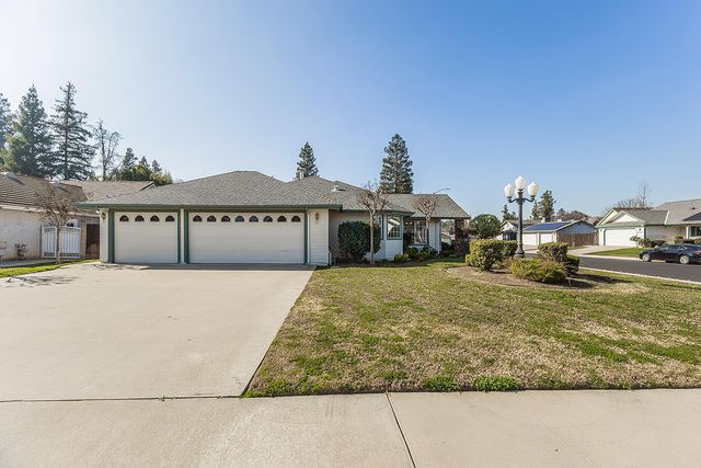 1415 W Riverglen Avenue, Reedley, CA 93654