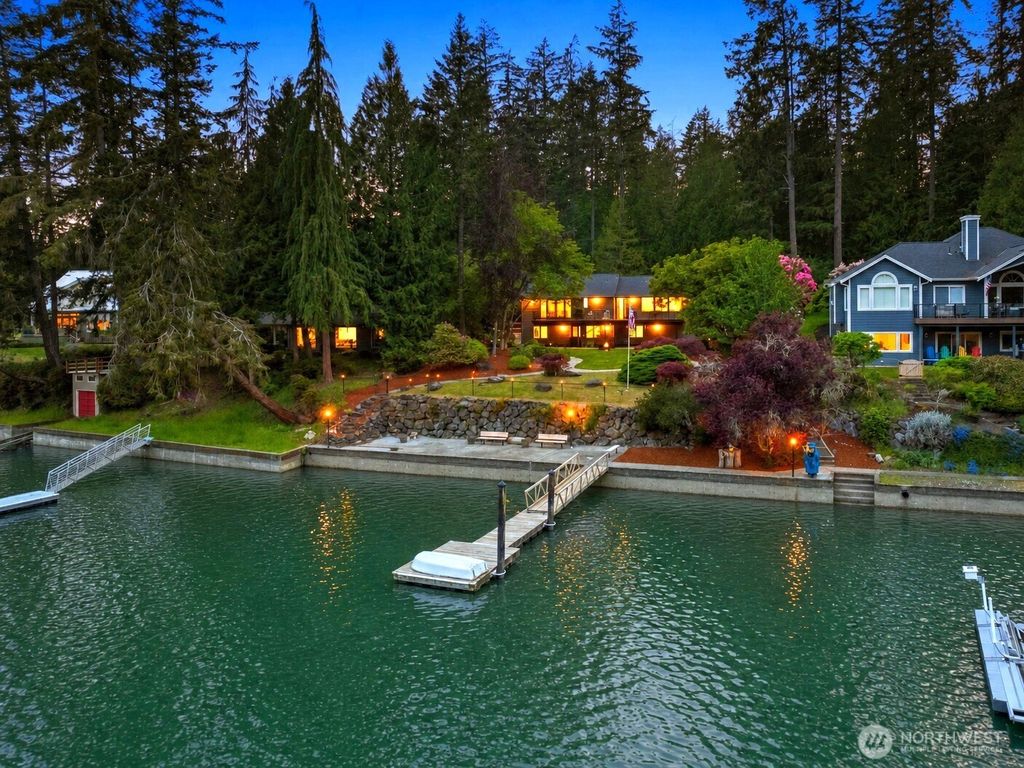 8815 90th Avenue NW, Gig Harbor, WA 98332