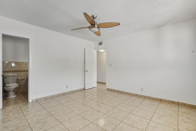 1455 N 12th Court 2B, Hollywood, FL 33019