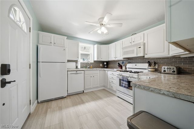 5187 Old Lake Road, Geneva On The Lake, OH 44041
