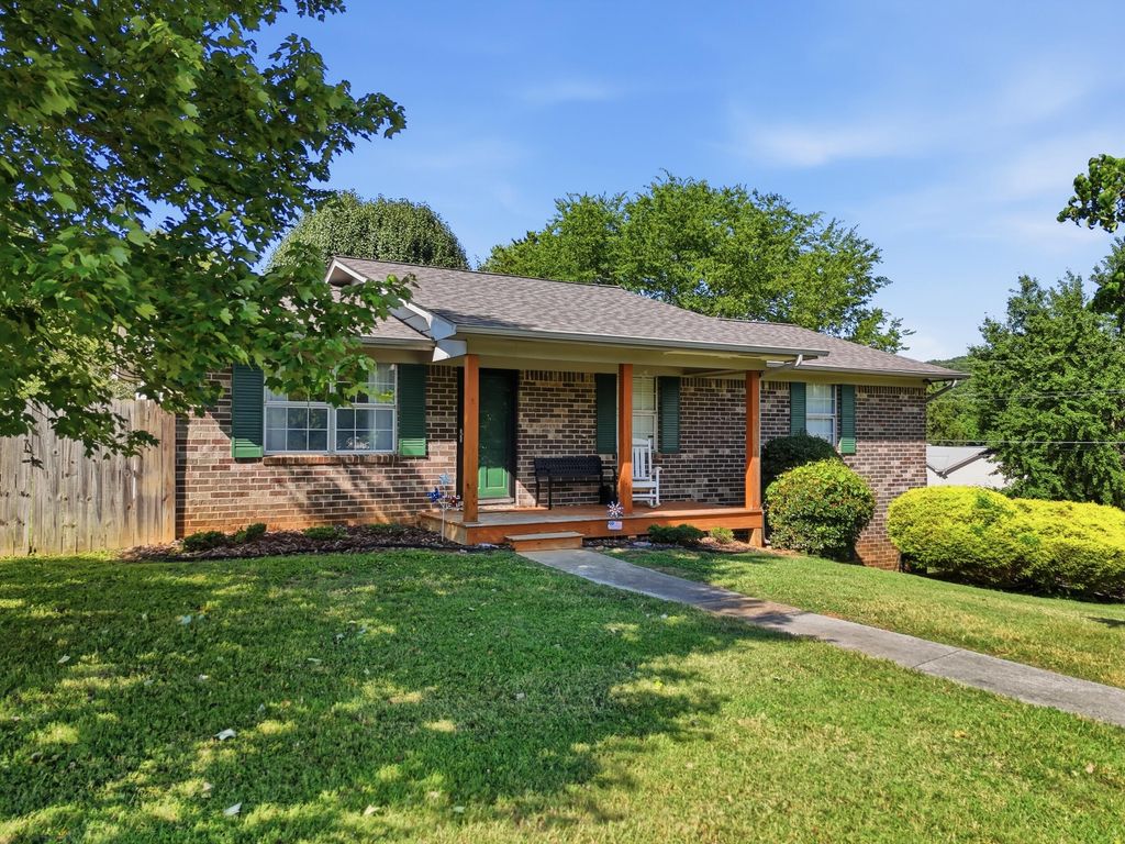 215 Mapleton Drive NW, Cleveland, TN 37312
