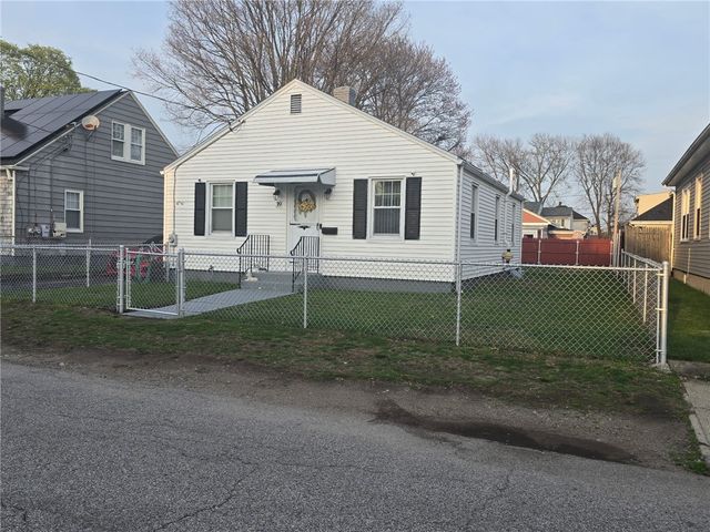 39 Clinton Street, Pawtucket, RI 02861