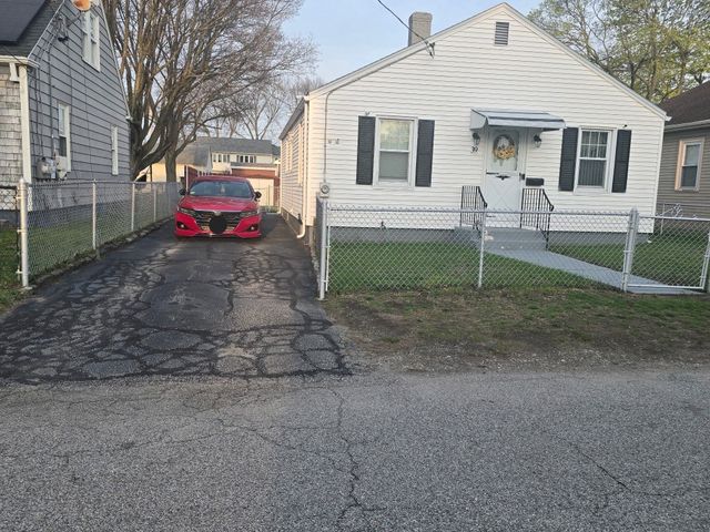 39 Clinton Street, Pawtucket, RI 02861