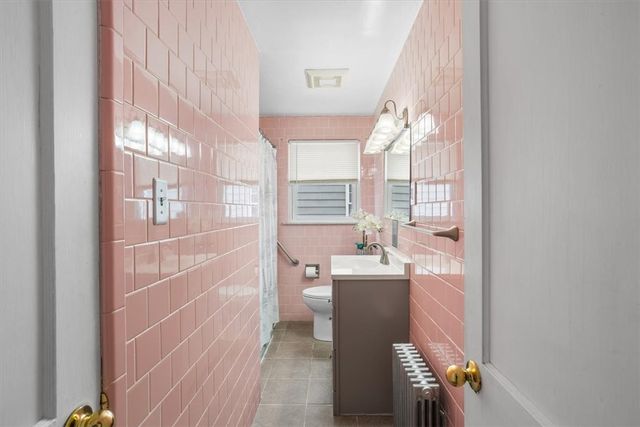 39 Clinton Street, Pawtucket, RI 02861