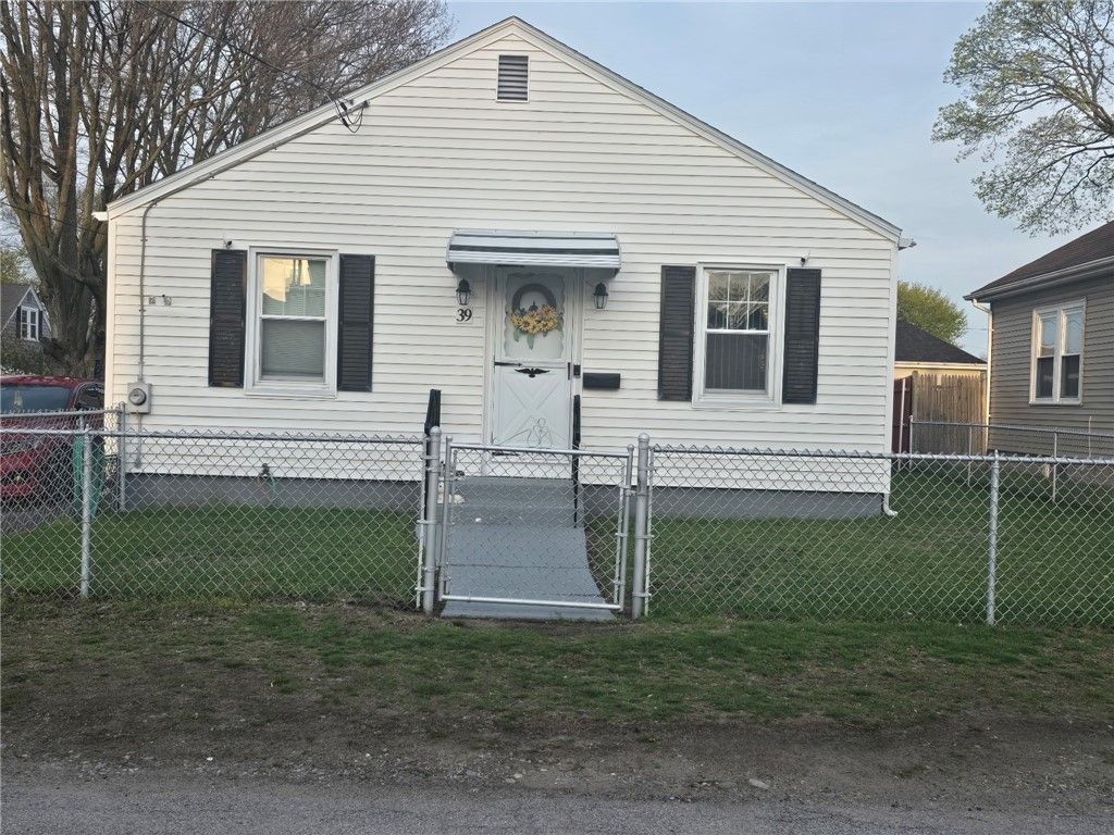 39 Clinton Street, Pawtucket, RI 02861