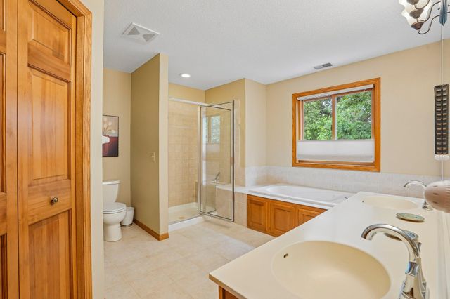20628 Jura Trail, Lakeville, MN 55044