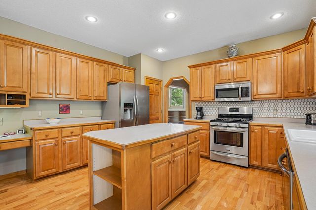 20628 Jura Trail, Lakeville, MN 55044