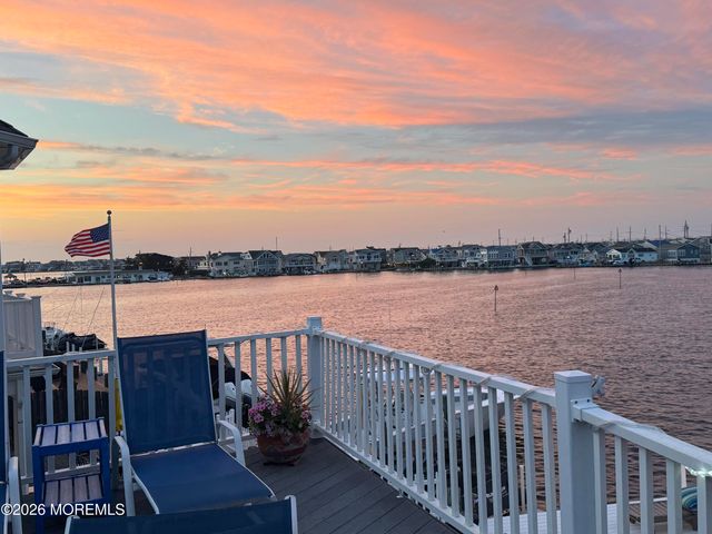299 Monterey Circle, Lavallette, NJ 08735