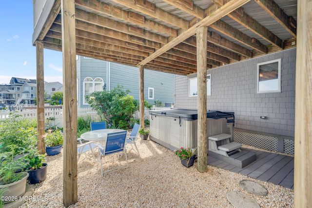 299 Monterey Circle, Lavallette, NJ 08735