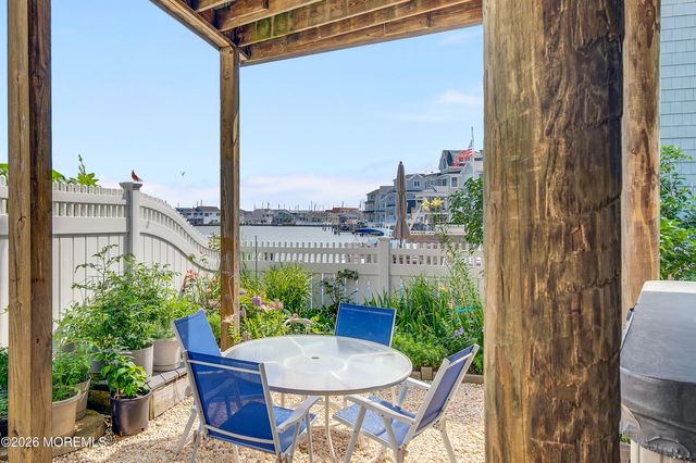 299 Monterey Circle, Lavallette, NJ 08735