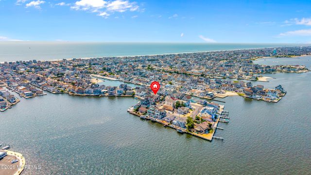 299 Monterey Circle, Lavallette, NJ 08735