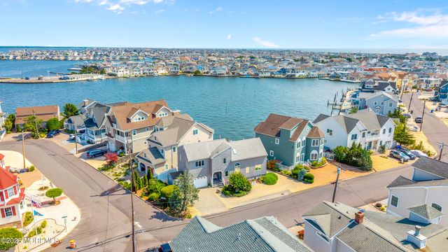299 Monterey Circle, Lavallette, NJ 08735
