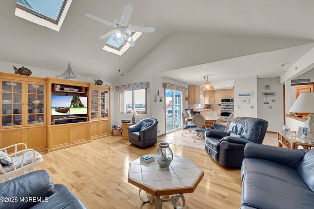 299 Monterey Circle, Lavallette, NJ 08735