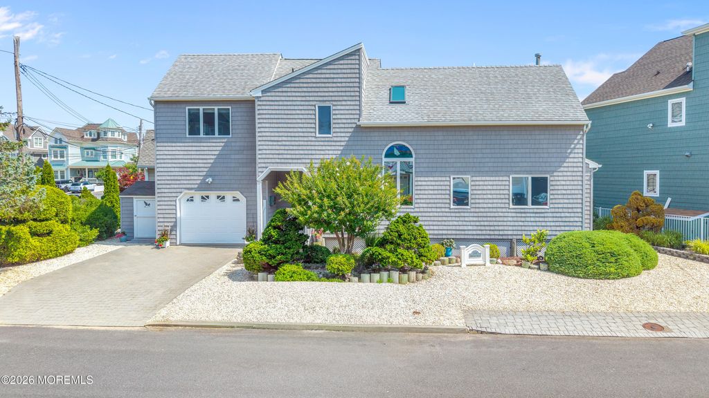 299 Monterey Circle, Lavallette, NJ 08735