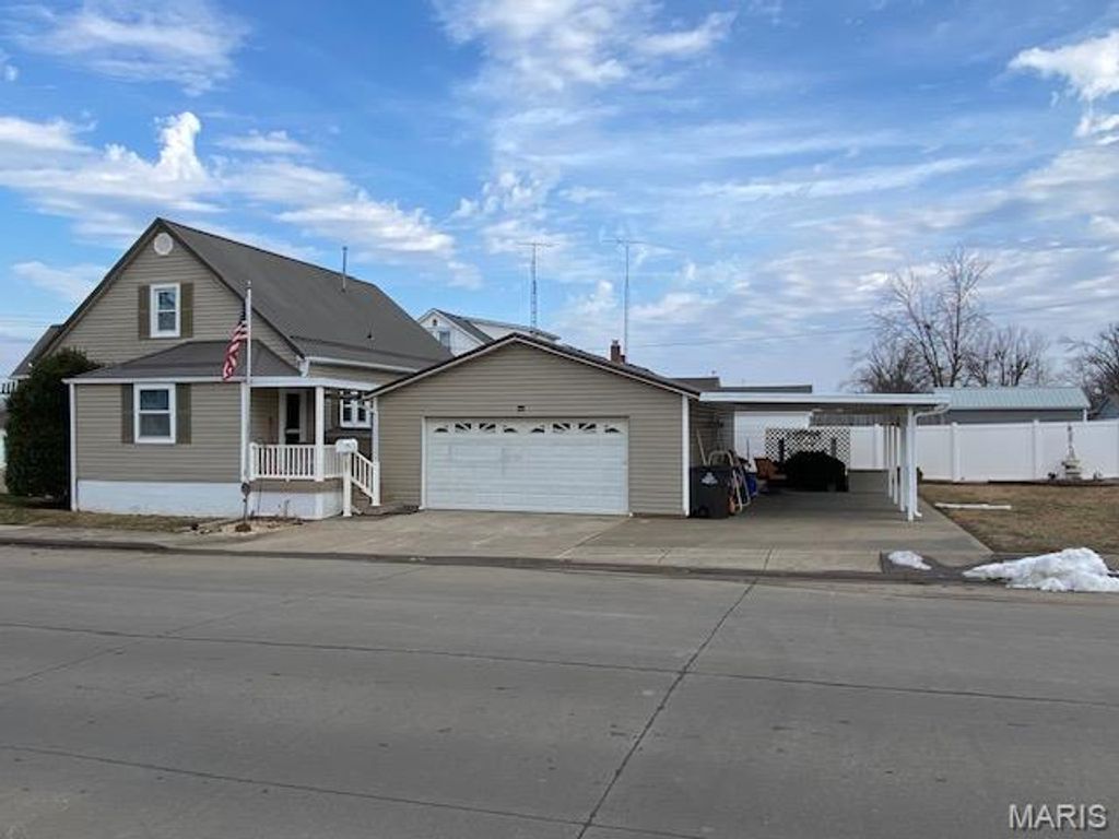 1021 Grand Avenue, Perryville, MO 63775