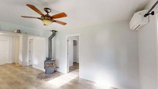 744 NW 2nd Street, Grants Pass, OR 97526