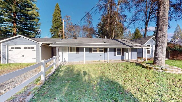 744 NW 2nd Street, Grants Pass, OR 97526
