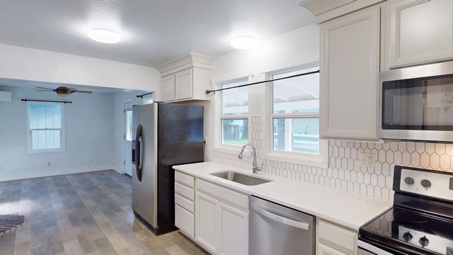 744 NW 2nd Street, Grants Pass, OR 97526