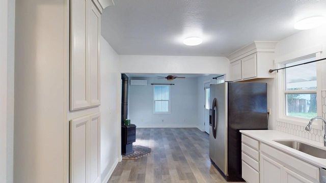 744 NW 2nd Street, Grants Pass, OR 97526