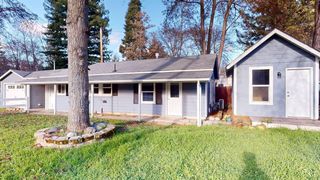 744 NW 2nd Street, Grants Pass, OR 97526