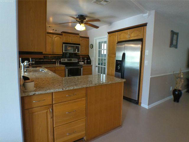 4600 NW 43rd St, Lauderdale Lakes, FL 33319