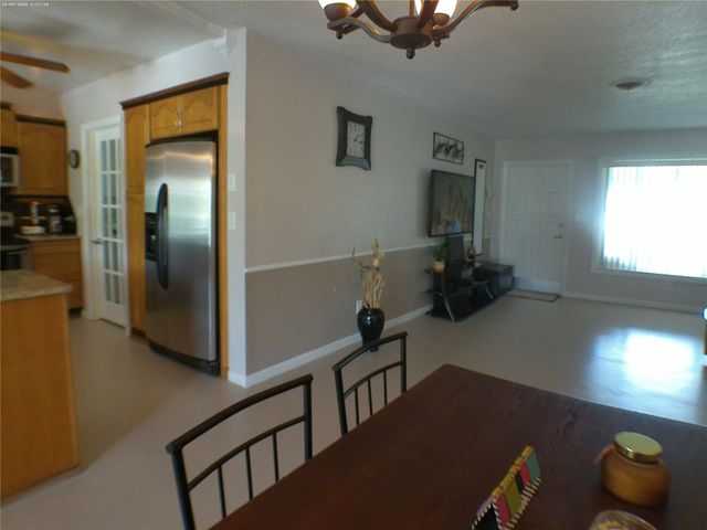 4600 NW 43rd St, Lauderdale Lakes, FL 33319