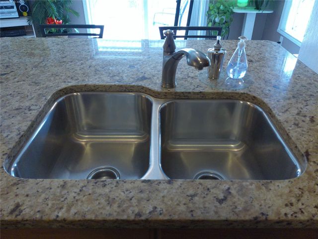 4600 NW 43rd St, Lauderdale Lakes, FL 33319