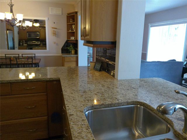 4600 NW 43rd St, Lauderdale Lakes, FL 33319