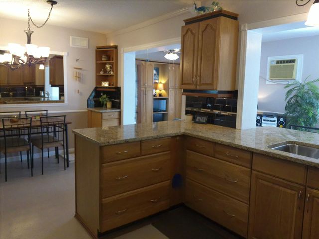 4600 NW 43rd St, Lauderdale Lakes, FL 33319