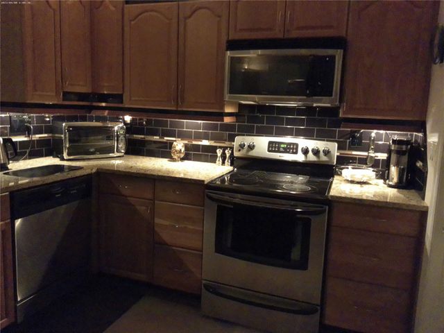 4600 NW 43rd St, Lauderdale Lakes, FL 33319