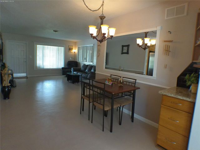 4600 NW 43rd St, Lauderdale Lakes, FL 33319