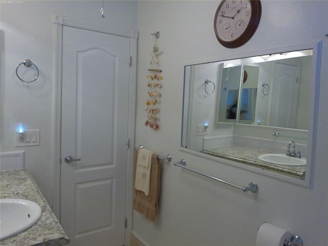 4600 NW 43rd St, Lauderdale Lakes, FL 33319