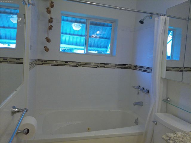 4600 NW 43rd St, Lauderdale Lakes, FL 33319