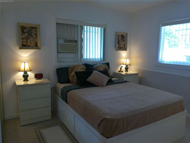 4600 NW 43rd St, Lauderdale Lakes, FL 33319