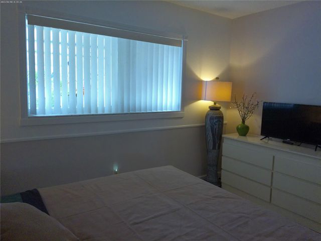 4600 NW 43rd St, Lauderdale Lakes, FL 33319