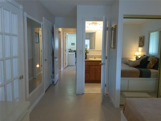 4600 NW 43rd St, Lauderdale Lakes, FL 33319