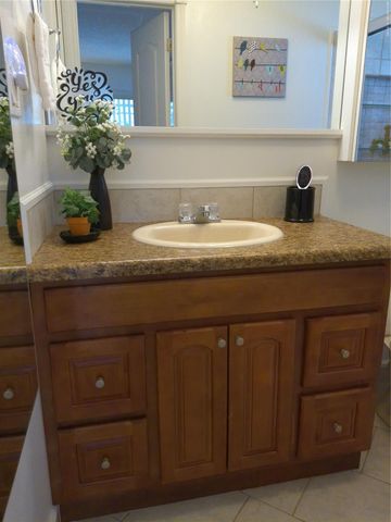 4600 NW 43rd St, Lauderdale Lakes, FL 33319