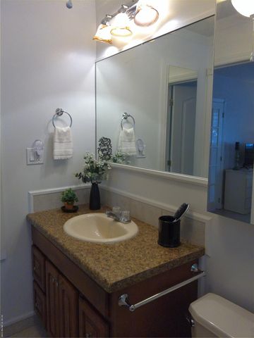 4600 NW 43rd St, Lauderdale Lakes, FL 33319