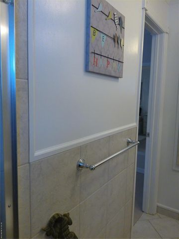 4600 NW 43rd St, Lauderdale Lakes, FL 33319