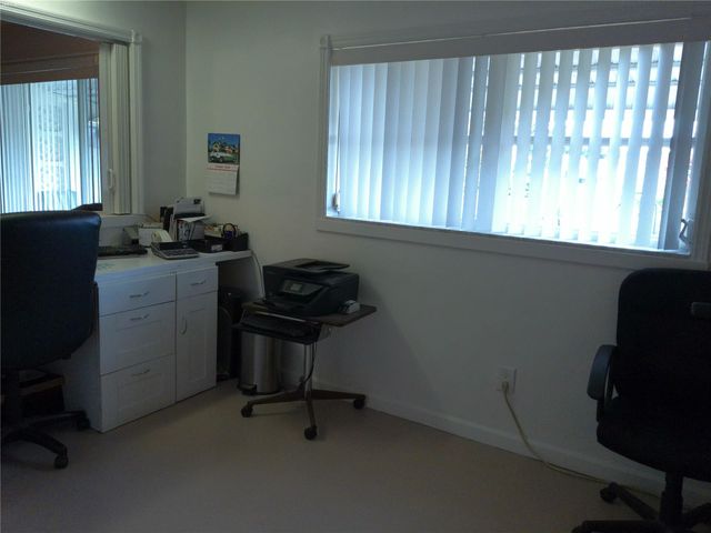 4600 NW 43rd St, Lauderdale Lakes, FL 33319