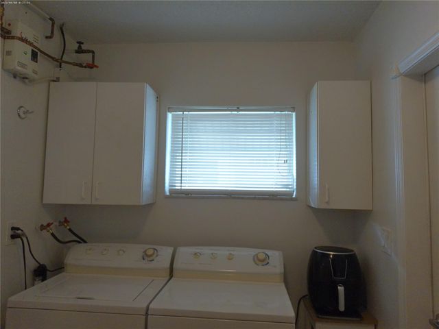 4600 NW 43rd St, Lauderdale Lakes, FL 33319