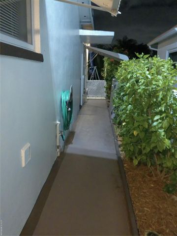 4600 NW 43rd St, Lauderdale Lakes, FL 33319