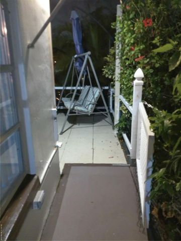 4600 NW 43rd St, Lauderdale Lakes, FL 33319