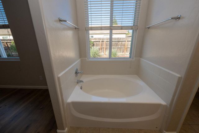 5547 E Atchison Street, Fresno, CA 93727