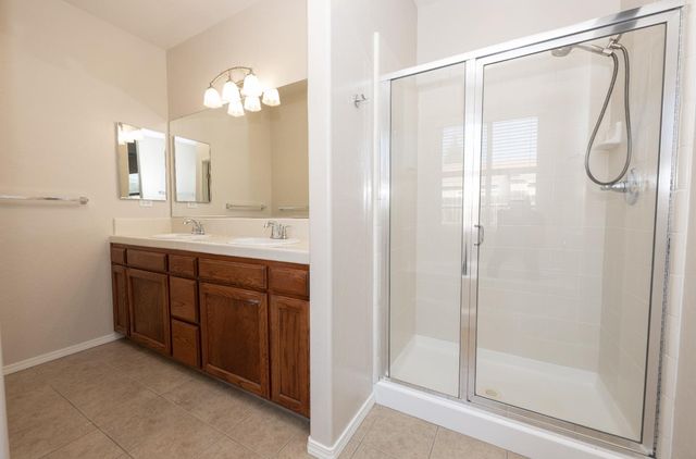 5547 E Atchison Street, Fresno, CA 93727