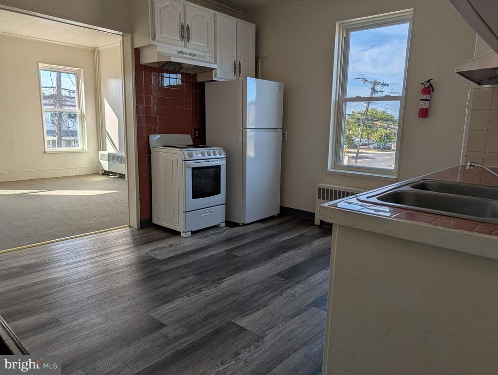 708 BRUNSWICK AVE, TRENTON, NJ 08638 — photo 3
