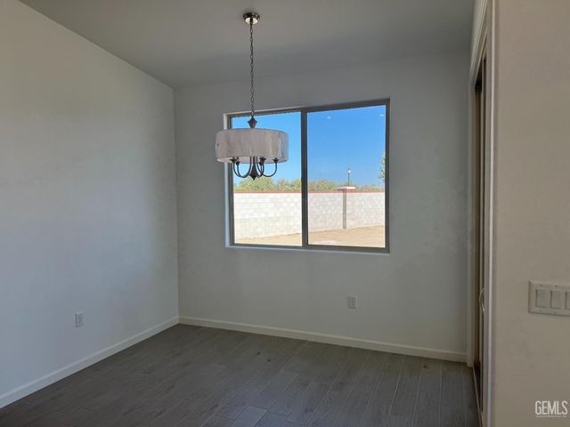 2104 Silkstone Court, Bakersfield, CA 93311